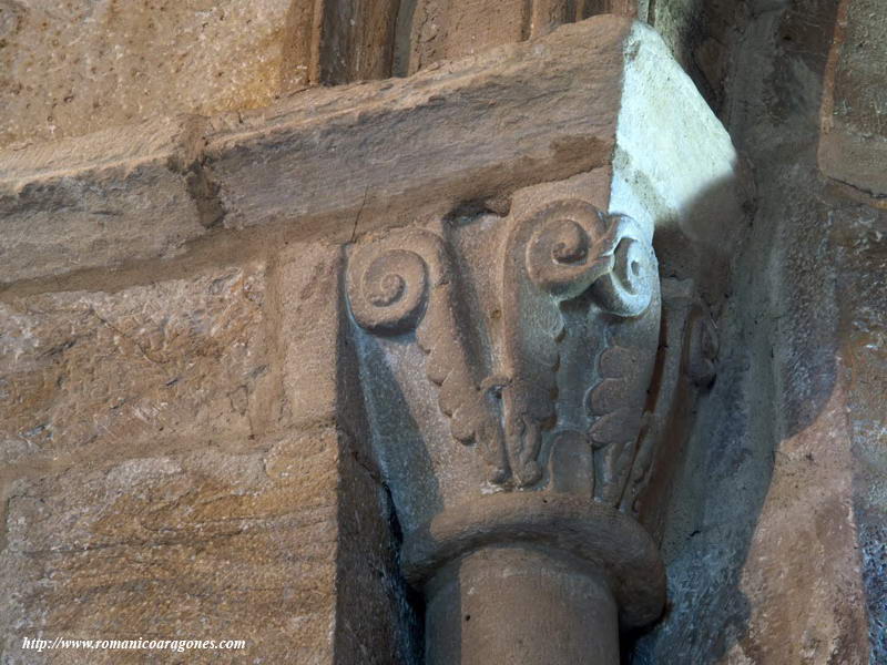 CAPITEL DEL VENTANAL NORTE DEL ÁBSIDE CENTRAL